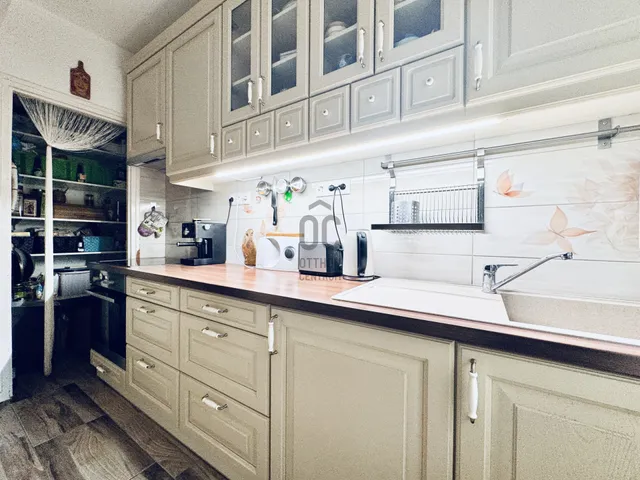 Eladó lakás Győr, Nádorváros 94 nm