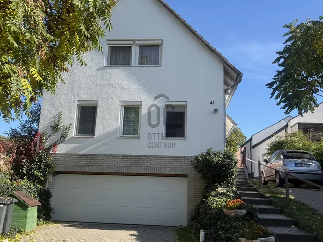 Eladó ház Győrújbarát 180 nm