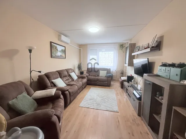 Eladó lakás Győr, Adyváros 62 nm