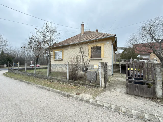 Eladó ház Győr, Bácsa 573 nm