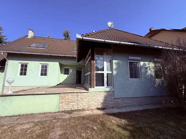 Eladó ház Győr, Révfalu 135 nm