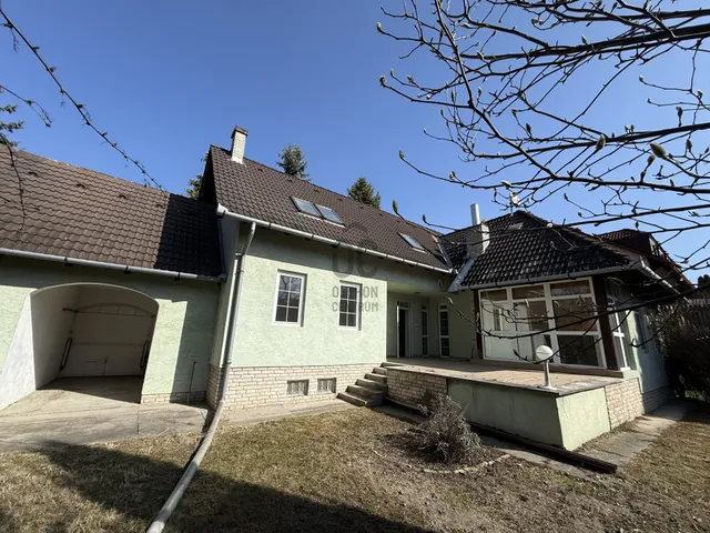 Eladó ház Győr, Révfalu 135 nm