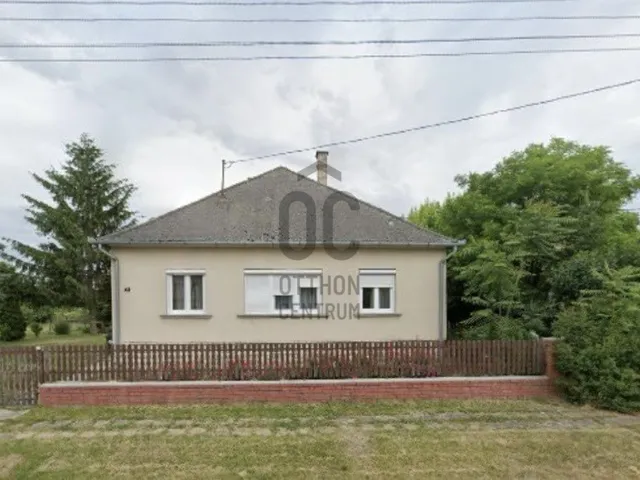 Eladó ház Pér 98 nm