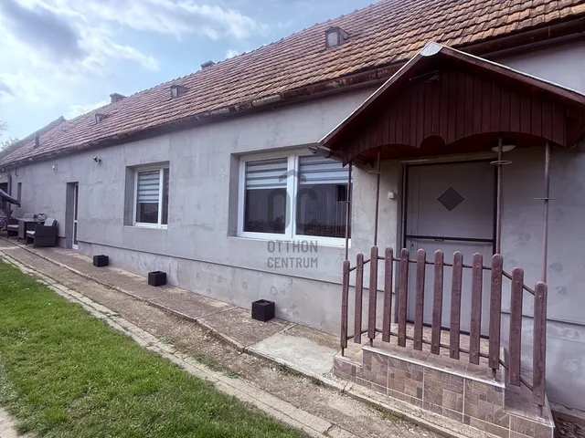 Eladó ház Bakonyszentlászló 103 nm