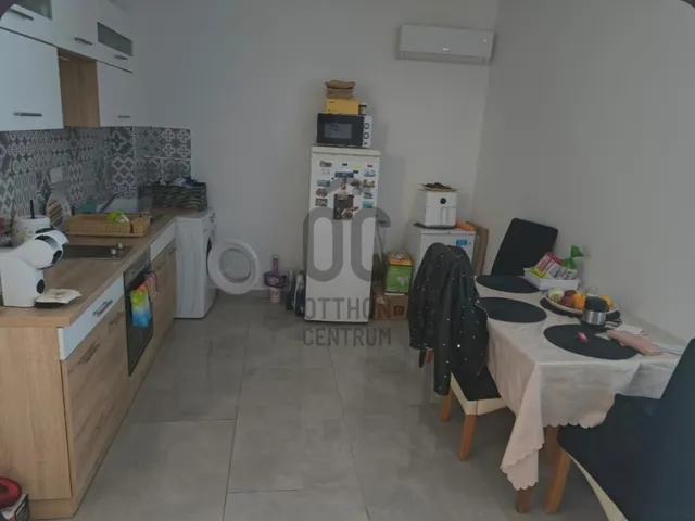Eladó lakás Tét 40 nm