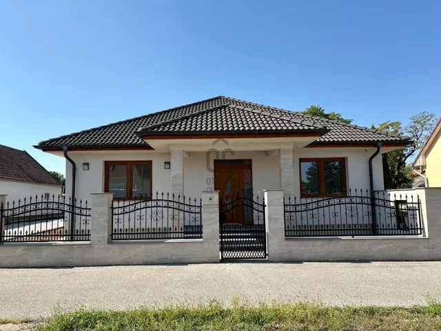 Eladó ház Nyúl 327 nm