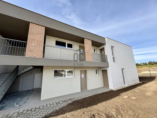 Eladó új építésű lakópark Bábolna 65 nm