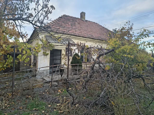 Eladó telek Győr, Kisbácsa 699 nm
