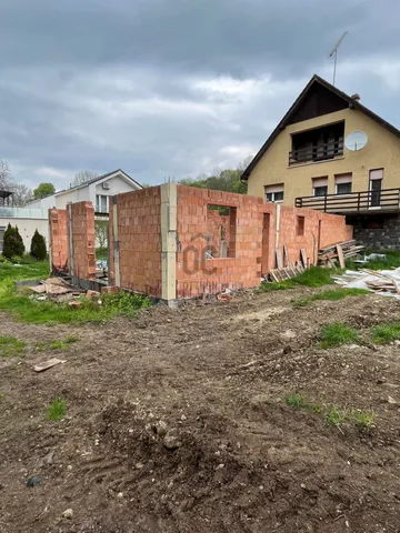 Eladó telek Szentendre, Izbég 504 nm