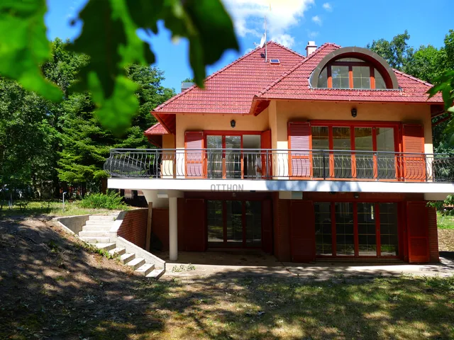 Eladó ház Leányfalu 350 nm