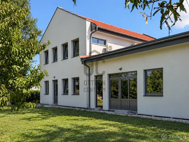 Eladó kereskedelmi és ipari ingatlan Szentendre 2000 nm