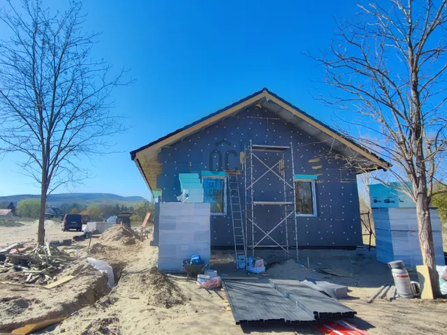 Eladó ház Pócsmegyer, Surány 80 nm