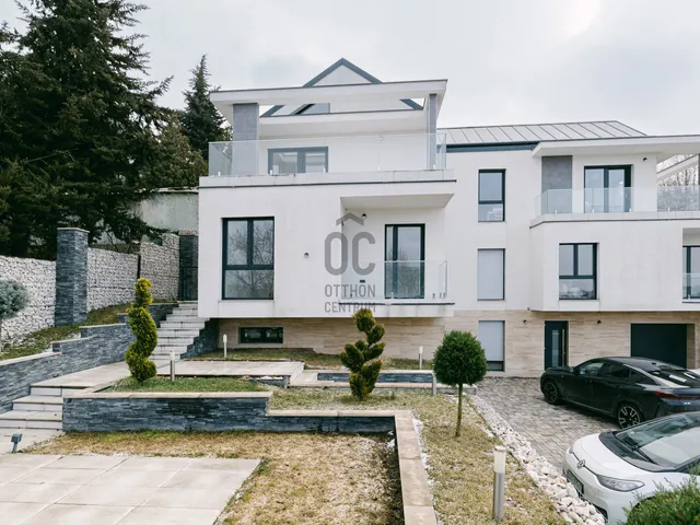 Eladó ház Üröm 153 nm