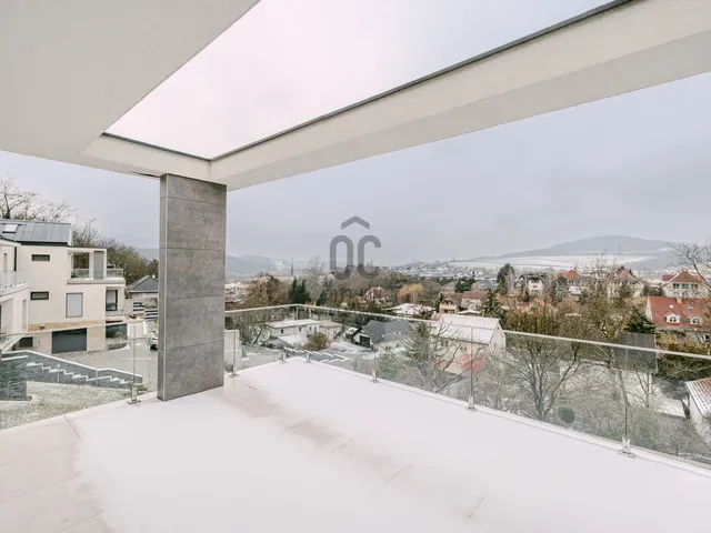 Eladó ház Üröm 153 nm