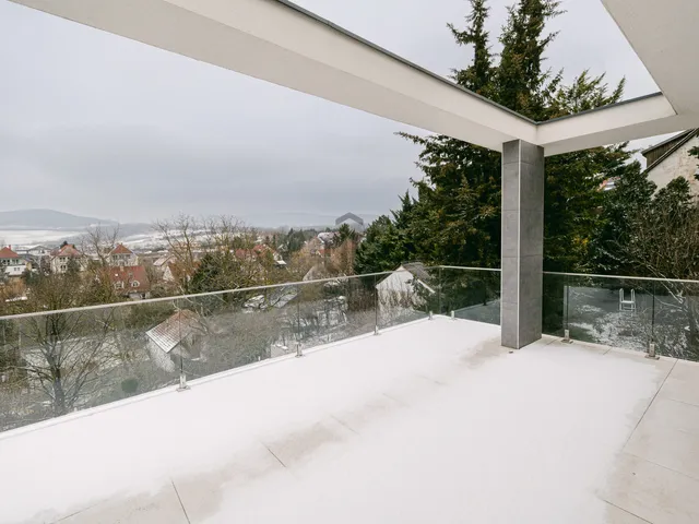 Eladó ház Üröm 153 nm