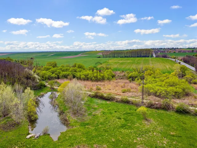 Eladó mezőgazdasági ingatlan Mány 300 nm