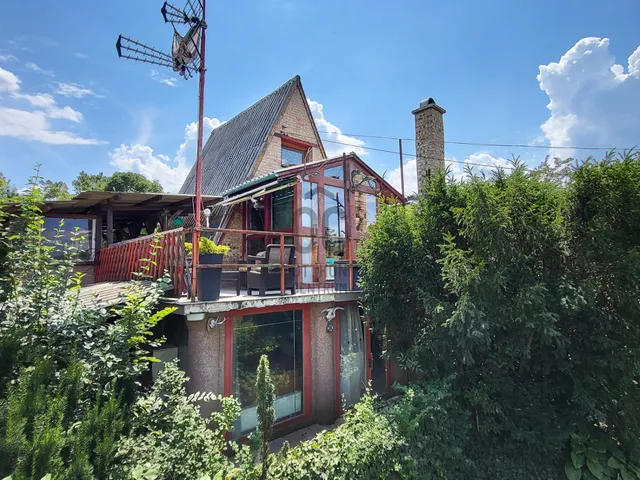 Eladó nyaraló Budakalász 57 nm
