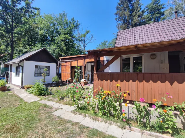Eladó ház Pócsmegyer, Surány 60 nm