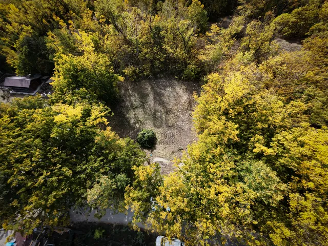 Eladó telek Pócsmegyer, Surány 1185 nm