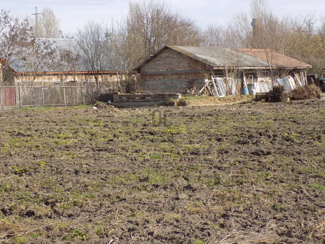 Eladó telek Tárnok 2500 nm