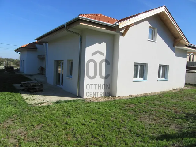 Eladó ház Velence 97 nm