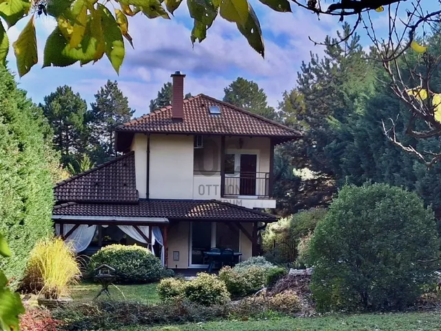 Eladó ház Érd, Fenyves-Parkváros 212 nm