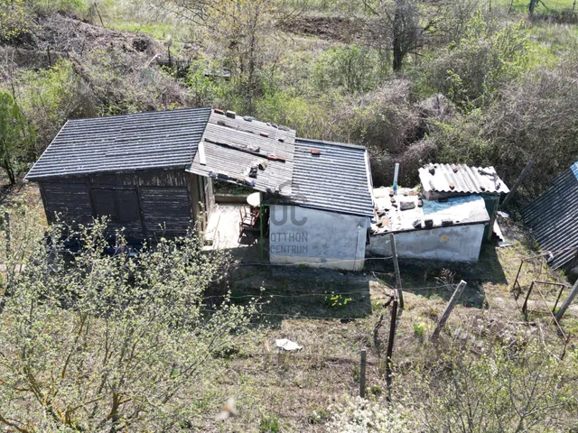 Eladó nyaraló Biatorbágy 50 nm