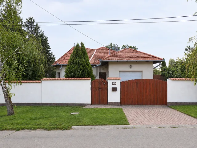 Eladó ház Érd, Fenyves-Parkváros 130 nm