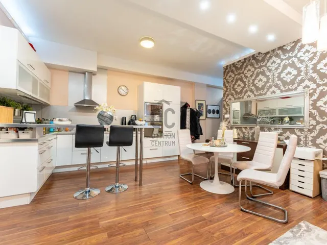 Eladó lakás Budapest I. kerület 90 nm