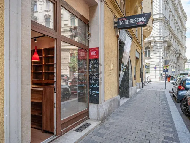 Eladó kereskedelmi és ipari ingatlan Budapest V. kerület, Belváros 25 nm