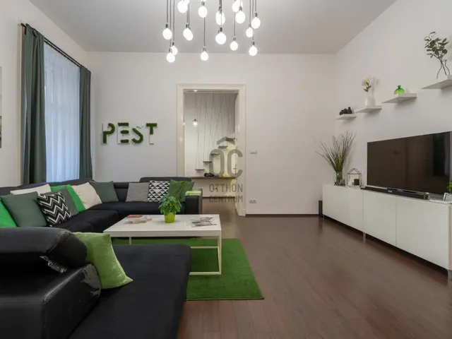 Eladó lakás Budapest VIII. kerület, II. János Pál pápa tér 98 nm