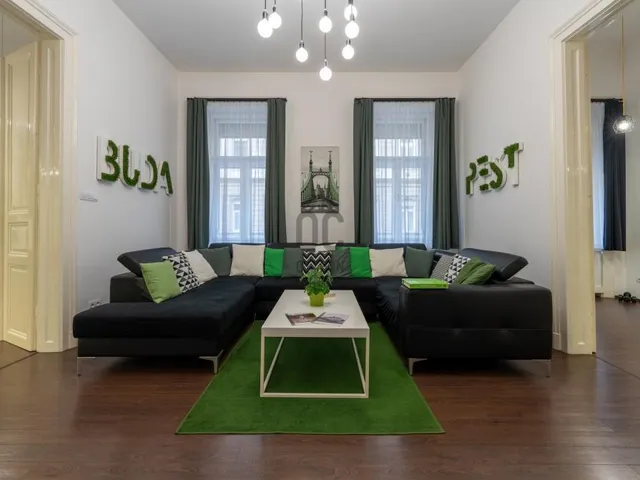 Eladó lakás Budapest VIII. kerület, II. János Pál pápa tér 98 nm