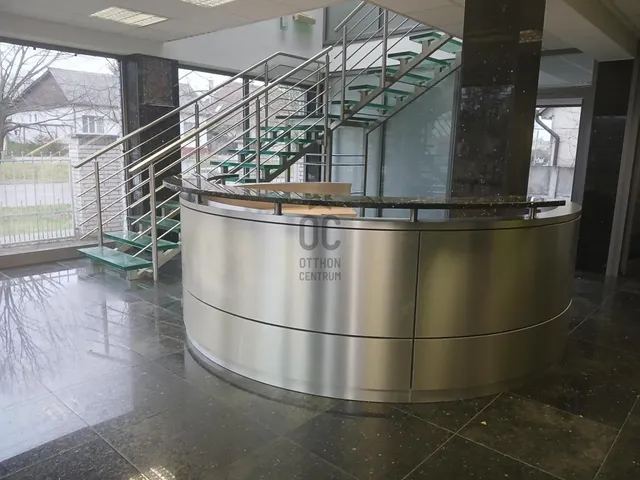 Eladó kereskedelmi és ipari ingatlan Gödöllő, Kertváros 900 nm