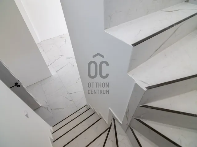 Eladó ház Budapest XVIII. kerület, Almáskert 180 nm