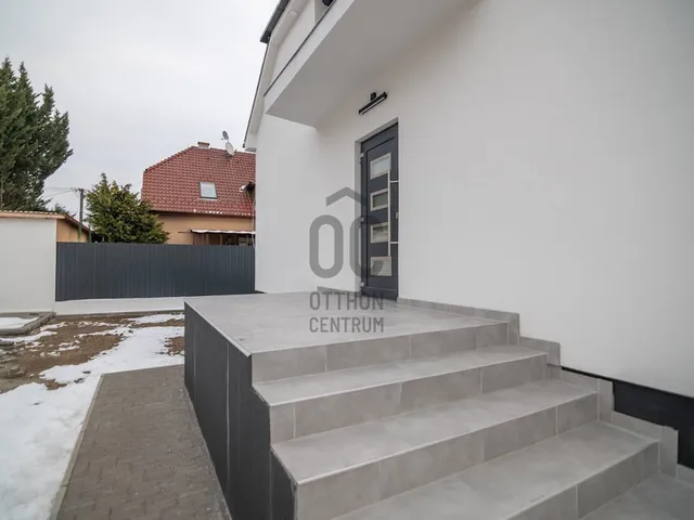 Eladó ház Budapest XVIII. kerület, Almáskert 180 nm