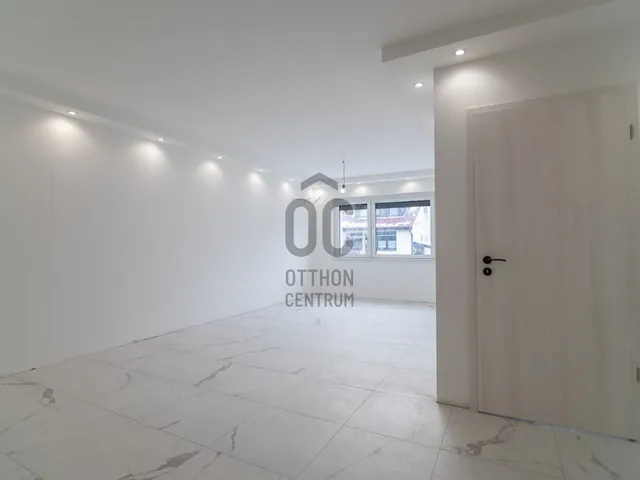 Eladó ház Budapest XVIII. kerület, Almáskert 180 nm