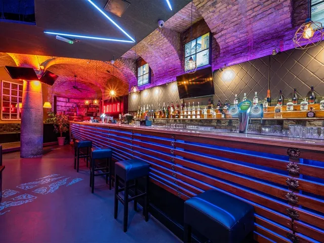 Eladó kereskedelmi és ipari ingatlan Budapest VI. kerület 393 nm