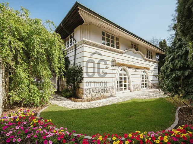 Eladó ház Budapest II. kerület, Máriaremete 262 nm