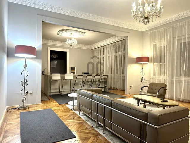 Eladó lakás Budapest VI. kerület, Nagykörúton belüli terület 175 nm