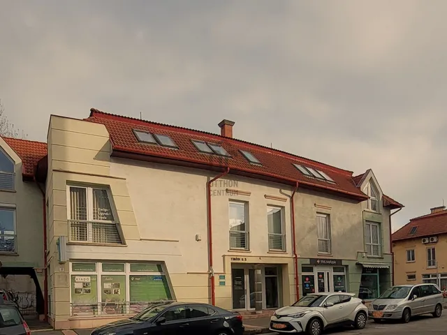 Eladó kereskedelmi és ipari ingatlan Szekszárd 318 nm