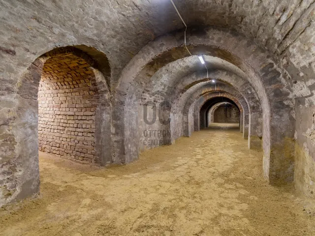 Eladó kereskedelmi és ipari ingatlan Szekszárd 164 nm