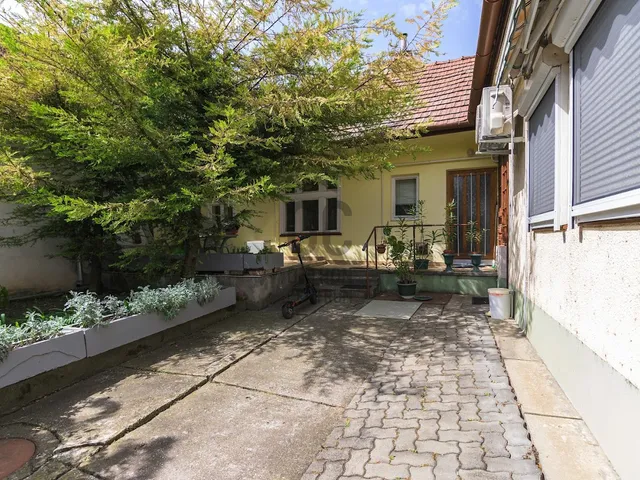 Eladó lakás Szekszárd 94 nm