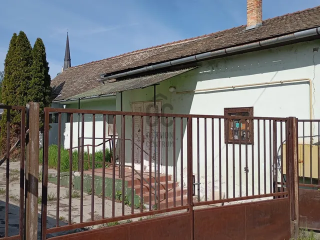 Eladó kereskedelmi és ipari ingatlan Bátaszék 109 nm