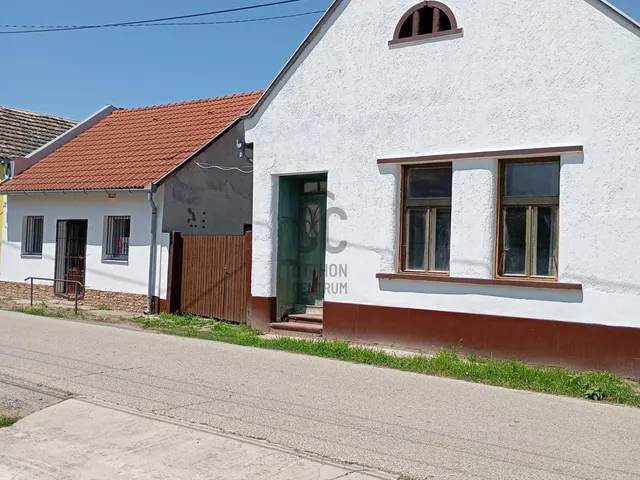Eladó ház Bátaszék 201 nm