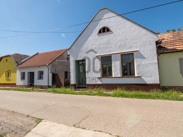 Eladó ház Bátaszék, Kertalja utca 201 nm