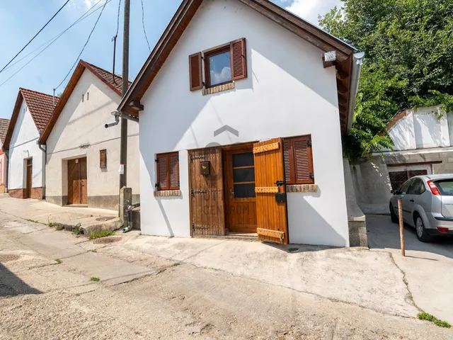 Eladó mezőgazdasági ingatlan Szekszárd, Csatár 60 nm