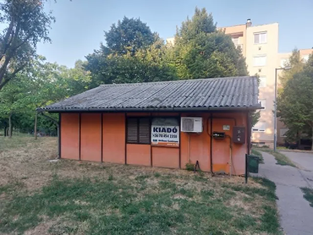 Kiadó kereskedelmi és ipari ingatlan Szekszárd 60 nm