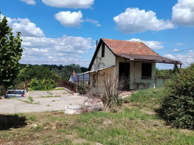 Eladó ház Szekszárd, Bor utca 37 nm