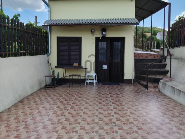 Eladó ház Szekszárd, Bor utca 37 nm