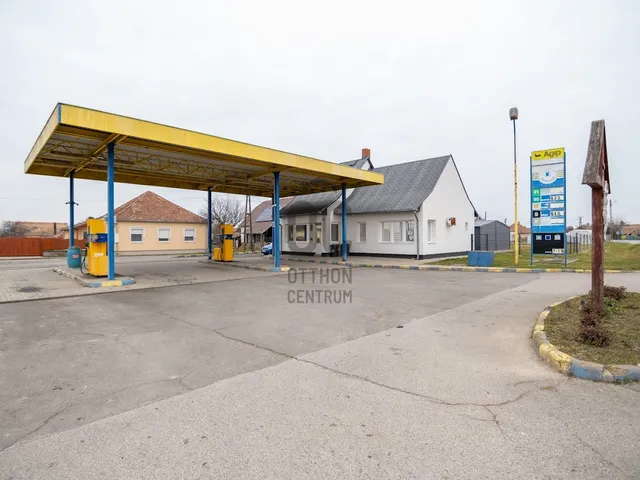 Eladó kereskedelmi és ipari ingatlan Őcsény 151 nm